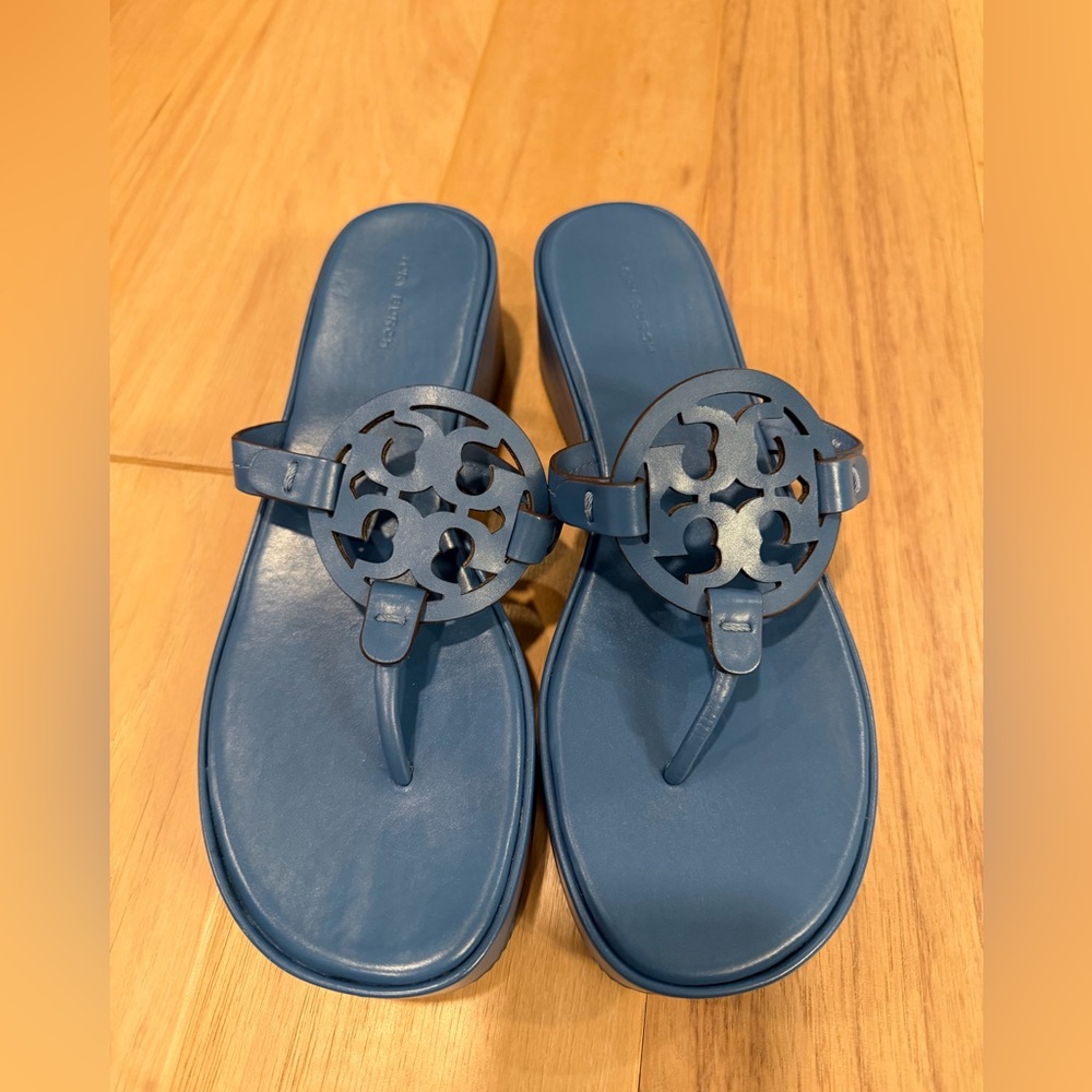 Tory Burch miller wedge sandal in blue women’s size 9 sold
out color! - Picture 2 of 9